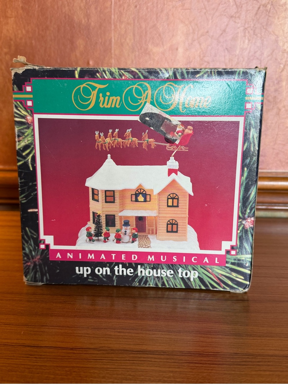 TRIM A HOME "UP ON THE HOUSETOP" MUSIC ANIMATED LIGHTUP CHRISTMAS VILLAGE HOUSE